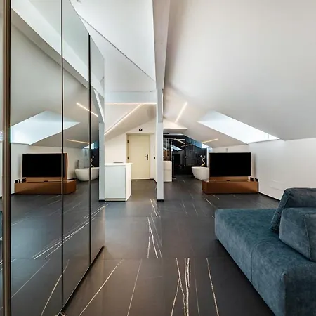 App 304 Palazzo Cavour *