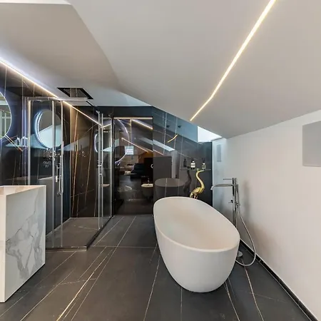 App 304 Palazzo Cavour *